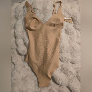 SKIMS BODY PLUNGE BODYSUIT SMALL